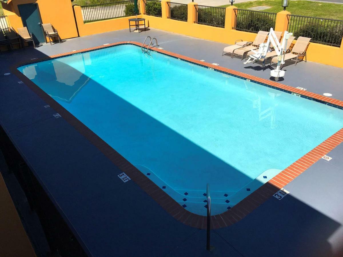 Americas Best Value Inn Денем Спрингс Экстерьер фото