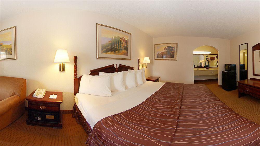 Americas Best Value Inn Денем Спрингс Экстерьер фото